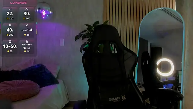 Snapshot of emma______ chatting on 14, 10, 2025 emma online show from 14, 10, 2025