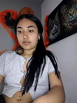 Snapshot of AmberGold- chatting on 28, 10, 2025 AmberGold- online show from 28, 10, 2025