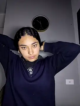 Snapshot of AmberGold- chatting on 8, 11, 2025 AmberGold- online show from 8, 11, 2025