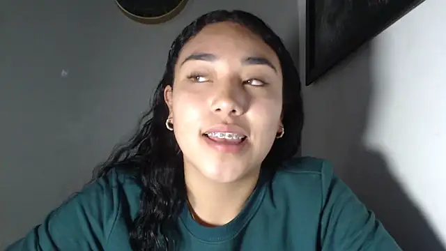 Snapshot of AmberGold- chatting on 11, 11, 2025 AmberGold- online show from 11, 11, 2025