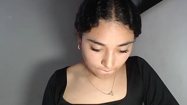 Snapshot of AmberGold- chatting on 12, 11, 2025 AmberGold- online show from 12, 11, 2025