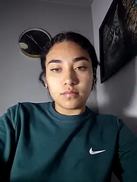 Snapshot of AmberGold- chatting on 14, 11, 2025 AmberGold- online show from 14, 11, 2025