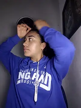 Snapshot of AmberGold- chatting on 26, 11, 2025 AmberGold- online show from 26, 11, 2025