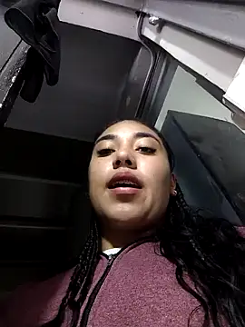 Snapshot of AmberGold- chatting on 30, 11, 2025 AmberGold- online show from 30, 11, 2025