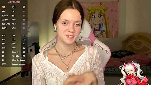 VibeQueenLucy online show from 4, 11, 2025