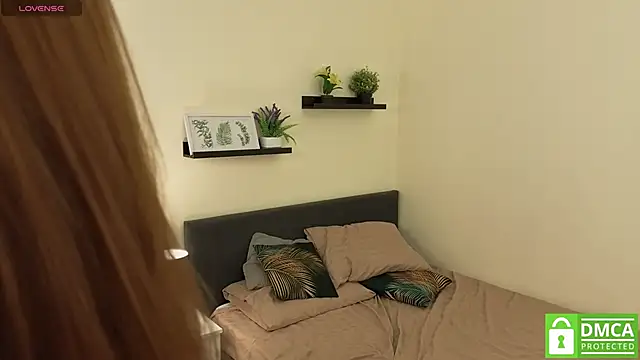 Becca Robs online show from 8, 10, 2025