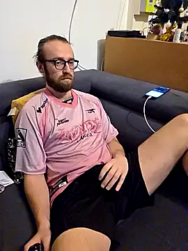 Snapshot of Loopertz chatting on 11, 4, 2026 Loopertz online show from 11, 4, 2026