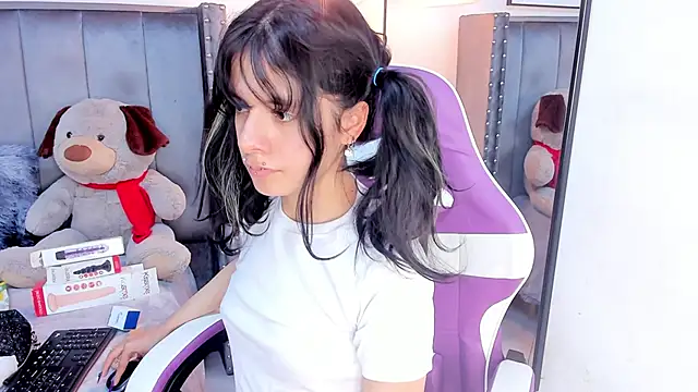 Miyu Komori online show from 7, 5, 2026