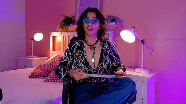 BenjiFiore  online show from 12, 9, 2025