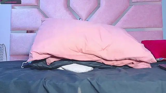 AngelineJolie online show from 20, 4, 2026