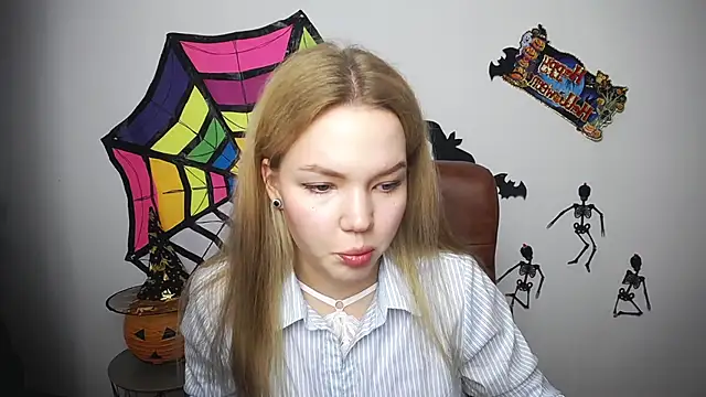 Snapshot of StellaLight chatting on 22, 10, 2025 StellaLight online show from 22, 10, 2025