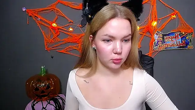 Snapshot of StellaLight chatting on 15, 10, 2025 StellaLight online show from 15, 10, 2025