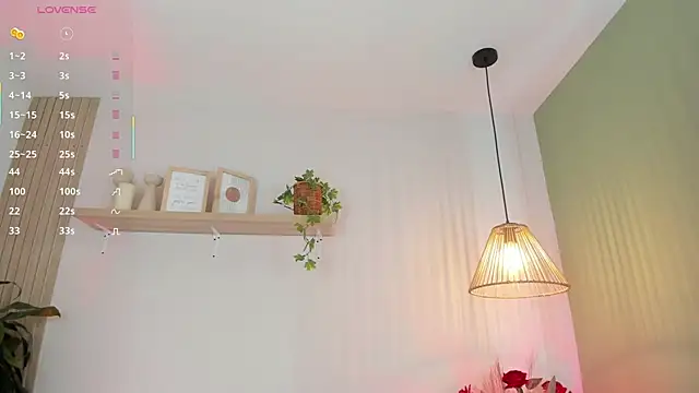 Cristalfoxy  online show from 1, 12, 2025