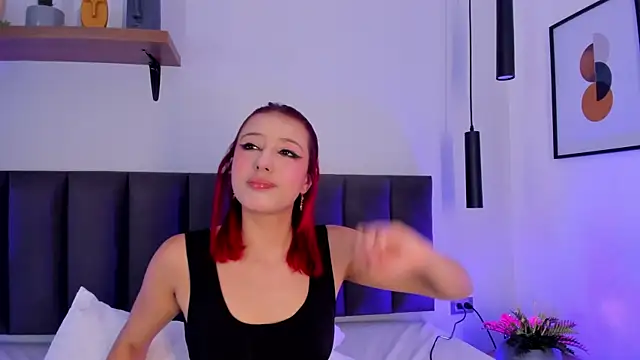 Cristalfoxy  online show from 21, 5, 2026