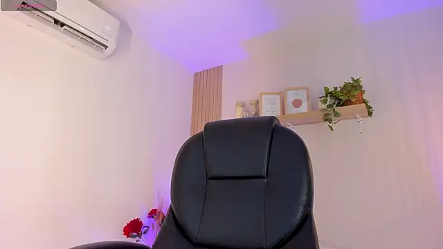 Cristalfoxy  online show from 7, 1, 2026