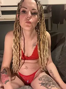 SexyLoLoUK online show from 4, 5, 2026