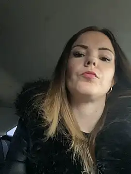 Snapshot of SexyLoLoUK chatting on 7, 11, 2025 SexyLoLoUK online show from 7, 11, 2025