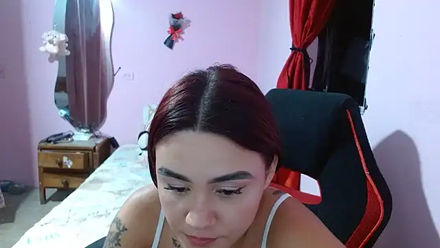Snapshot of ScarlethG chatting on 8, 10, 2025 ScarlethG online show from 8, 10, 2025