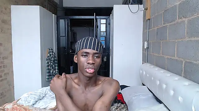 Snapshot of Vince_Favent chatting on 28, 9, 2025 Vince Favent online show from 28, 9, 2025