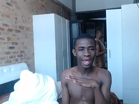 Snapshot of Vince_Favent chatting on 12, 9, 2025 Vince Favent online show from 12, 9, 2025