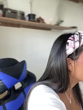 Elahia  marquez online show from 19, 9, 2025