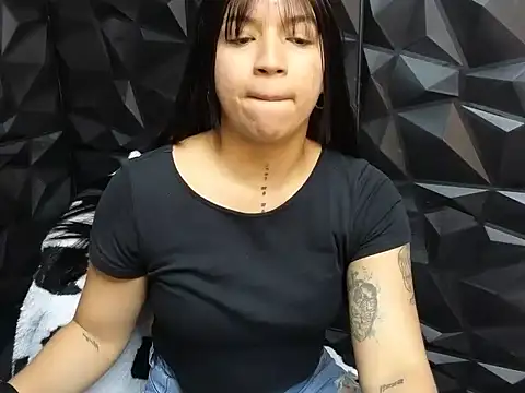lil charme online show from 7, 10, 2025