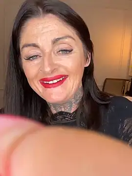 Snapshot of IrishmilfAnna chatting on 6, 5, 2026 IrishmilfAnna online show from 6, 5, 2026