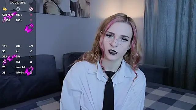 Snapshot of HelenMartines chatting on 31, 10, 2025 HelenMartines online show from 31, 10, 2025