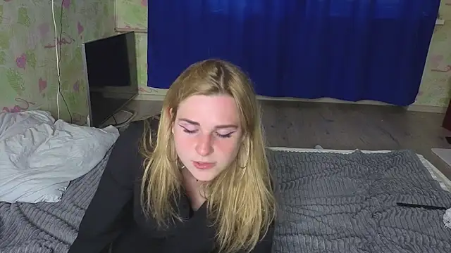 Snapshot of HelenMartines chatting on 17, 6, 2026 HelenMartines online show from 17, 6, 2026