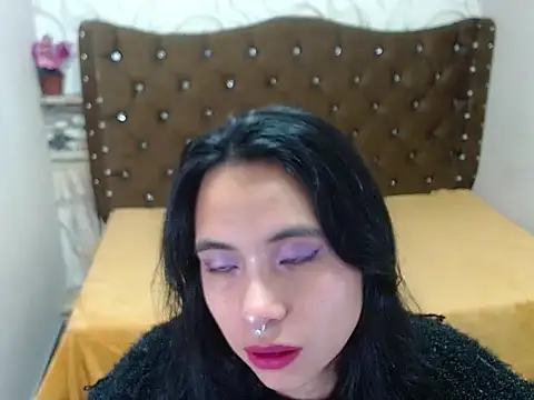 lunavalenciax online show from 5, 10, 2025