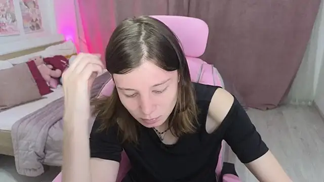Snapshot of EllinEverly chatting on 28, 7, 2026 EllinEverly online show from 28, 7, 2026