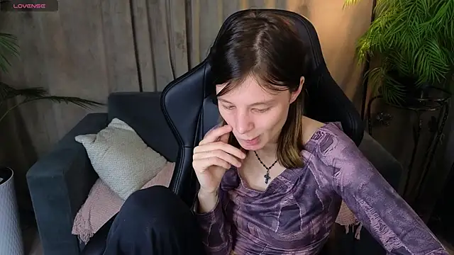 Snapshot of EllinEverly chatting on 1, 7, 2026 EllinEverly online show from 1, 7, 2026