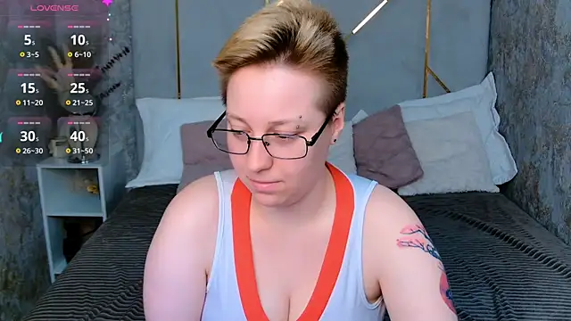 AlexandraGreen online show from 10, 10, 2025