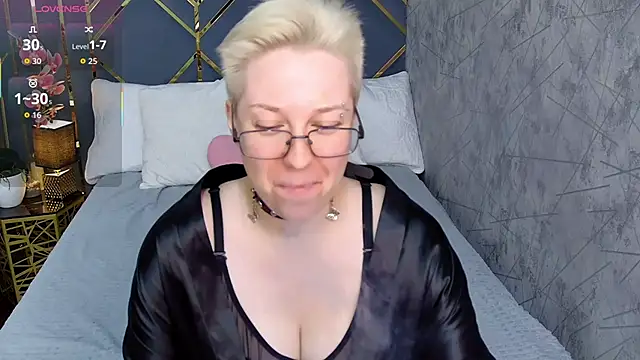 AlexandraGreen online show from 8, 11, 2025