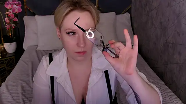 AlexandraGreen online show from 4, 4, 2026