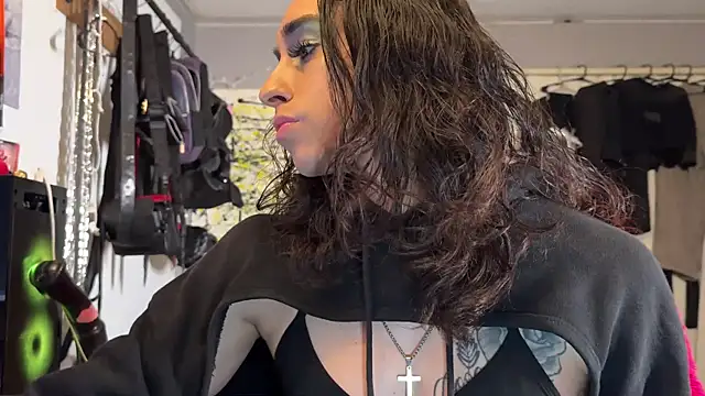 xoFrankie online show from 2, 12, 2025