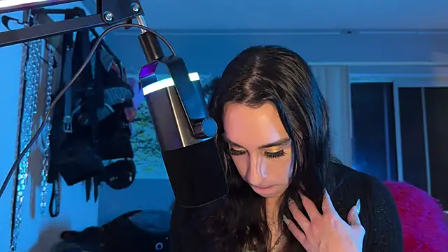 xoFrankie online show from 6, 4, 2026