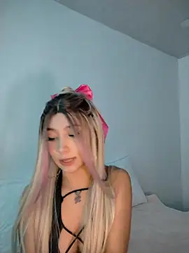 Snapshot of Ella_rr chatting on 10, 5, 2026 Ella rr online show from 10, 5, 2026