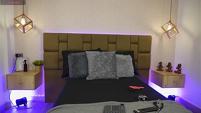 Julieth Rojas online show from 25, 3, 2026