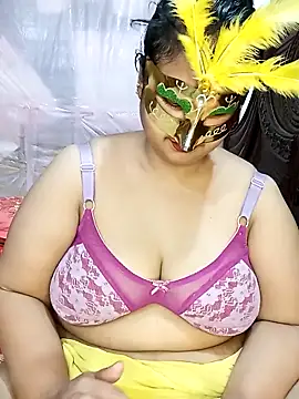 Snapshot of Tanisha-Chy chatting on 15, 10, 2025 Tanisha-Chy online show from 15, 10, 2025