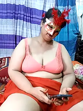 Snapshot of Tanisha-Chy chatting on 5, 6, 2026 Tanisha-Chy online show from 5, 6, 2026