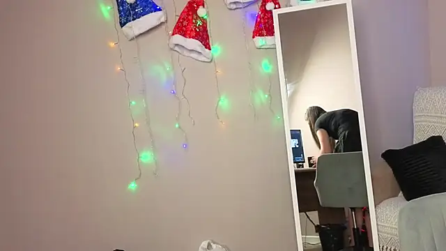 Snapshot of Albi_Glow chatting on 7, 1, 2026 Albi Glow online show from 7, 1, 2026