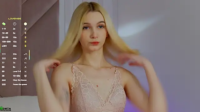 Snapshot of SaraHearts chatting on 9, 10, 2025 SaraHearts online show from 9, 10, 2025