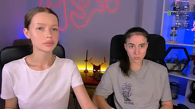Snapshot of khloebeauty chatting on 3, 8, 2026 khloebeauty online show from 3, 8, 2026