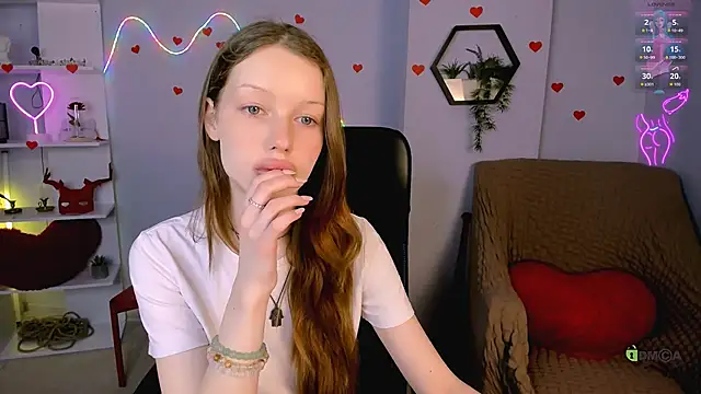 Snapshot of khloebeauty chatting on 7, 5, 2026 khloebeauty online show from 7, 5, 2026