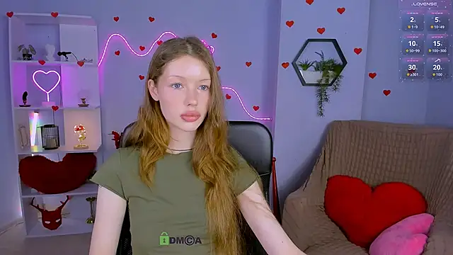 Snapshot of khloebeauty chatting on 7, 6, 2026 khloebeauty online show from 7, 6, 2026