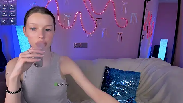 khloebeauty online show from 8, 3, 2026