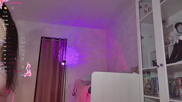 MiraJadee online show from 8, 11, 2025