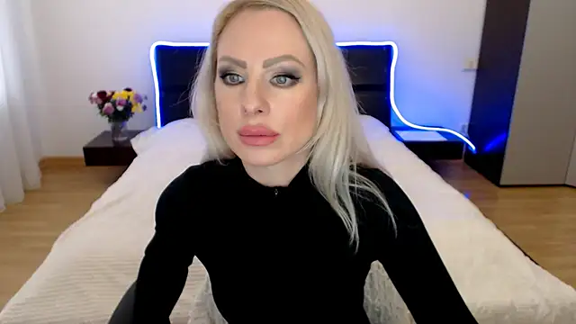 Tina Shines online show from 8, 11, 2025