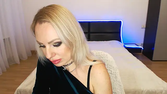 Tina Shines online show from 14, 11, 2025